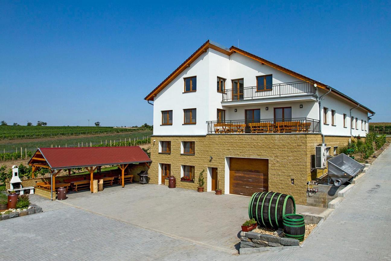 Vinarstvi & Penzion Knapek Strachotin Hotel Kültér fotó
